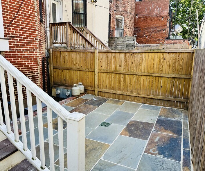 Building Photo - 2006 15th St NW