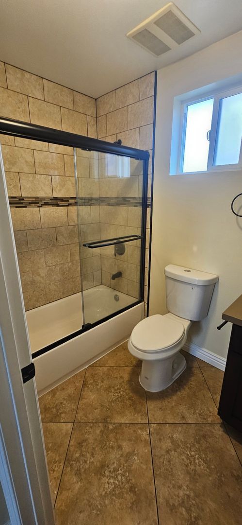 Building Photo - 75(611)