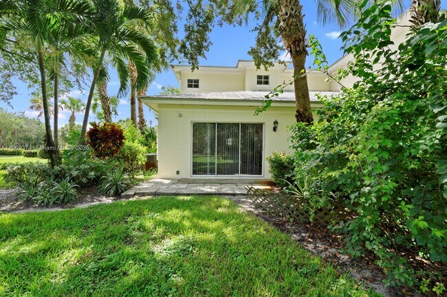 Building Photo - 2700 Creekside Dr