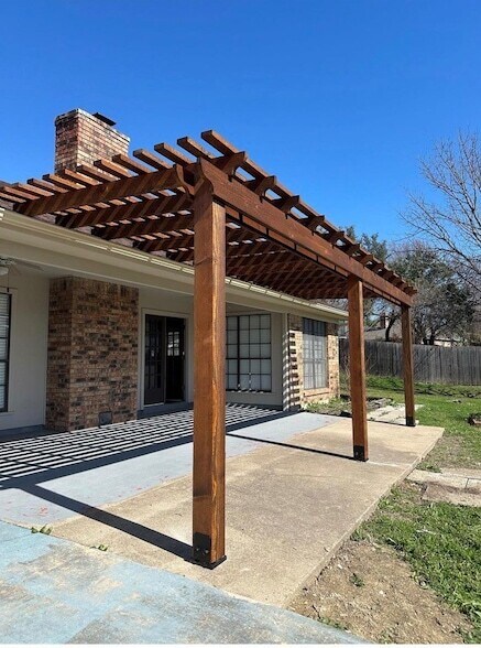 Building Photo - 8721 Hidden Hill Dr