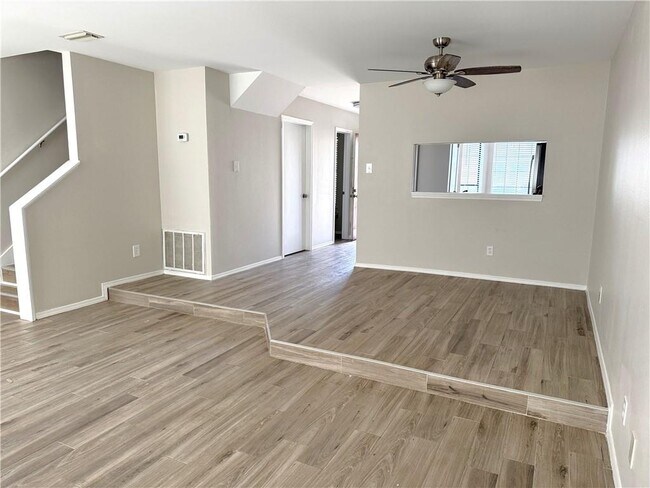 Building Photo - 5900 Grelot Rd