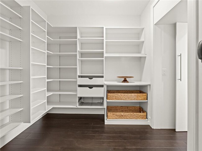 Building Photo - 3376 Peachtree Rd NE