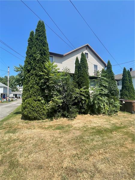 Building Photo - 233 E Pine St