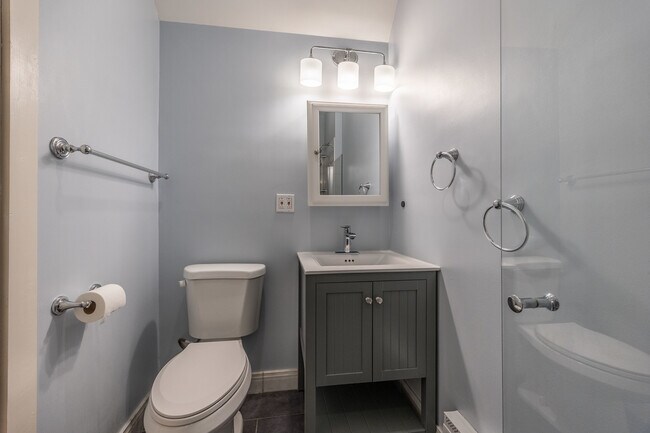 Building Photo - 1432 W Jonquil Terrace