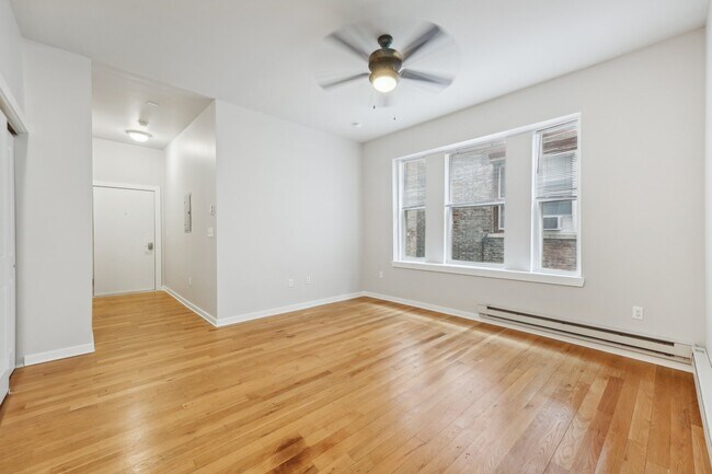 Building Photo - 4300 Chestnut St