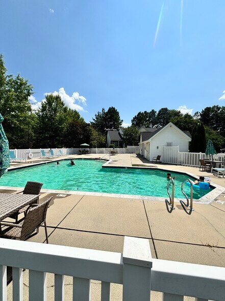 Comm pool - 108 Mangum Cir