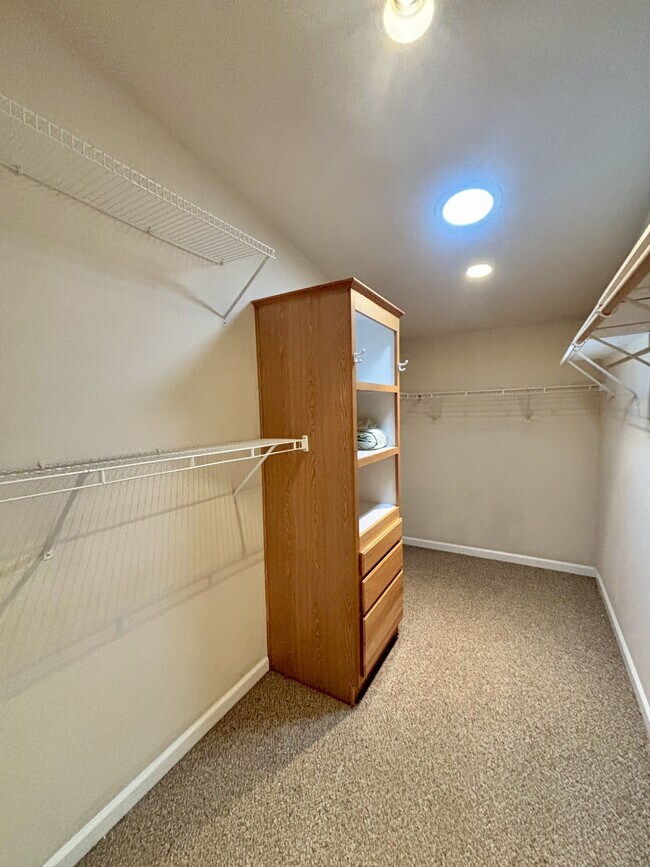 Building Photo - 10389 N Ponderosa Way