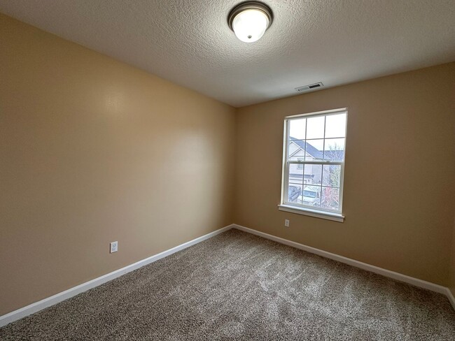 Building Photo - Bethel Area Updated Four Bedroom