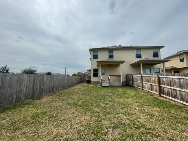 Building Photo - Luxury 3/2.5 Townhouse in NBTX