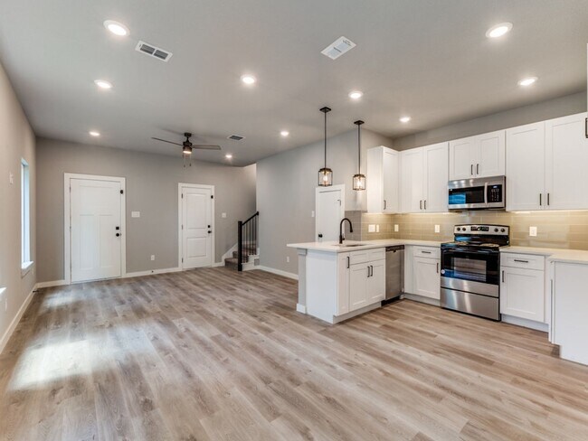 Building Photo - Gorgeous New Construction duplex for rent in Euless!
