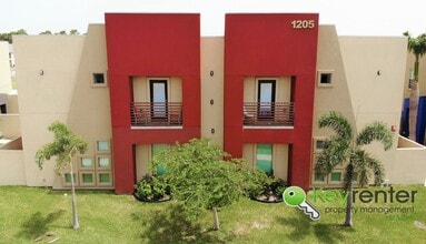 Building Photo - 2B/2.5B Townhome in gated community now available in Mcallen TX ( Jackson & Nolana )