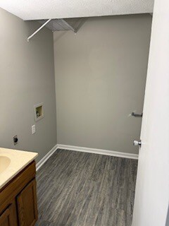 Building Photo - 225 Churchill Dr