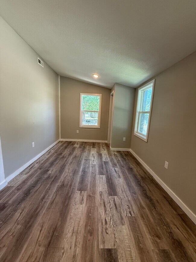 Building Photo - 1704 Santa Fe S