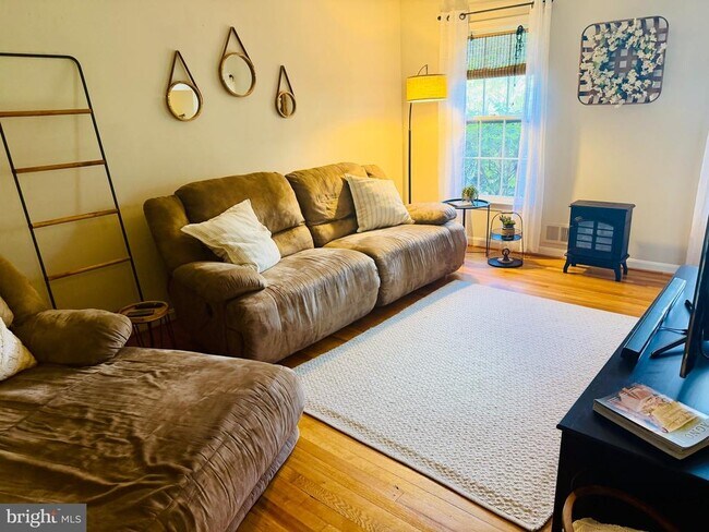 Building Photo - 3810 Lynn Regis Ct