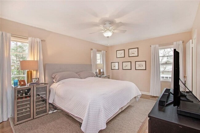 Building Photo - 3873 Land O Lakes Dr NE