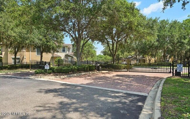 Building Photo - 5663 Greenland Rd