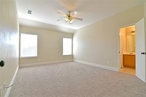 Building Photo - 321 S Chestnut St