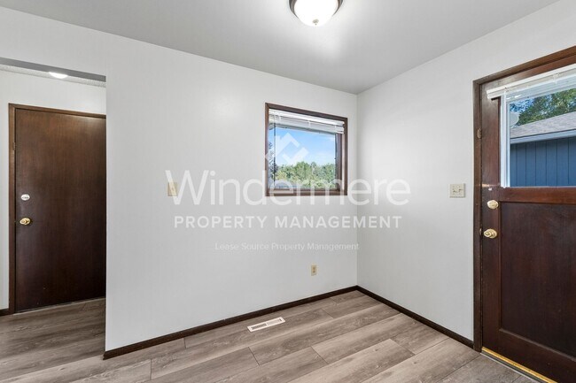 Building Photo - 822-824 N Wilbur Rd