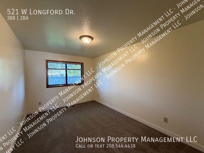 Building Photo - 521 Longford Dr