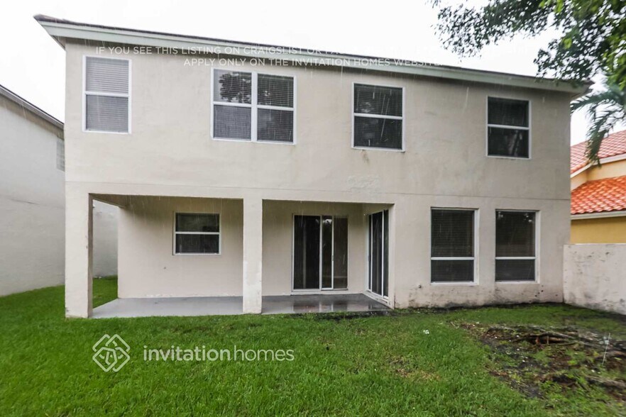 Building Photo - 10873 La Salinas Cir