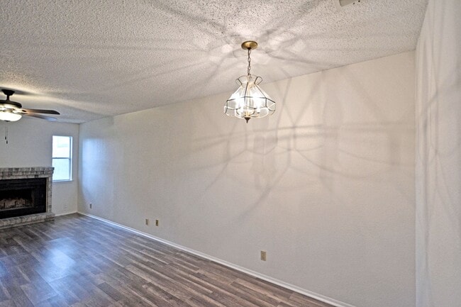 Building Photo - 663 Floral Ave