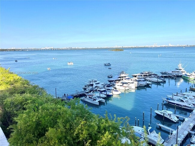 Building Photo - 1717 N Bayshore Dr