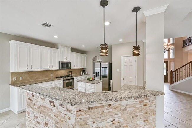 Building Photo - 13707 Elm Shores Dr