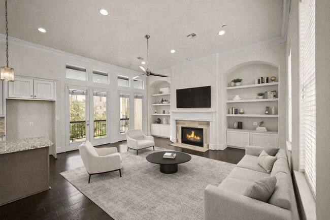 Building Photo - 2003 Covent Garden Station