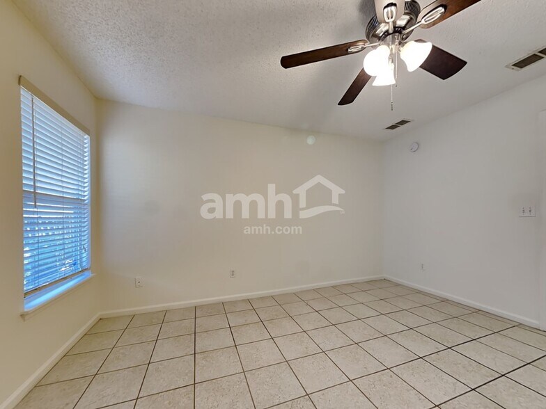 Building Photo - 4511 Loveland Pass Dr E