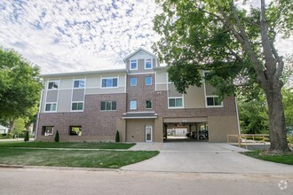 Building Photo - Urban Flats North