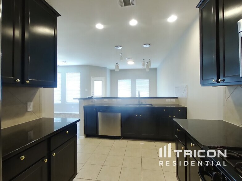 Building Photo - 13406 Holly Vista Dr