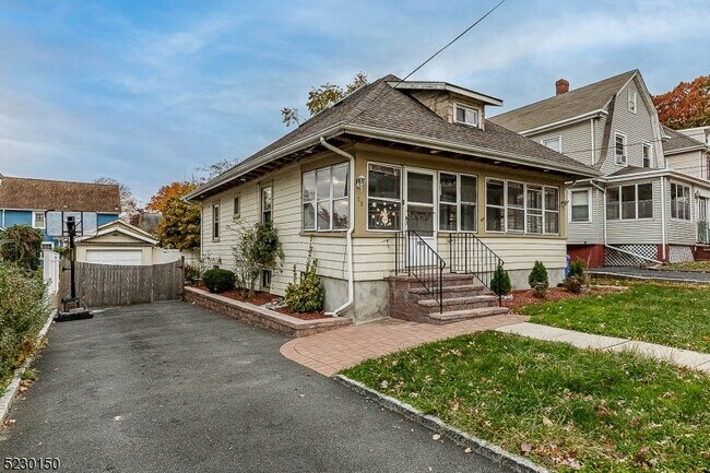 Building Photo - 58 Pillot Pl