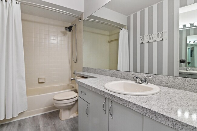Building Photo - 10297 Hidden Springs Ct