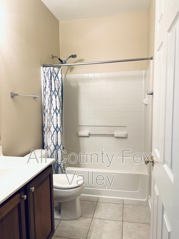 Building Photo - 1844 Crenshaw Cir