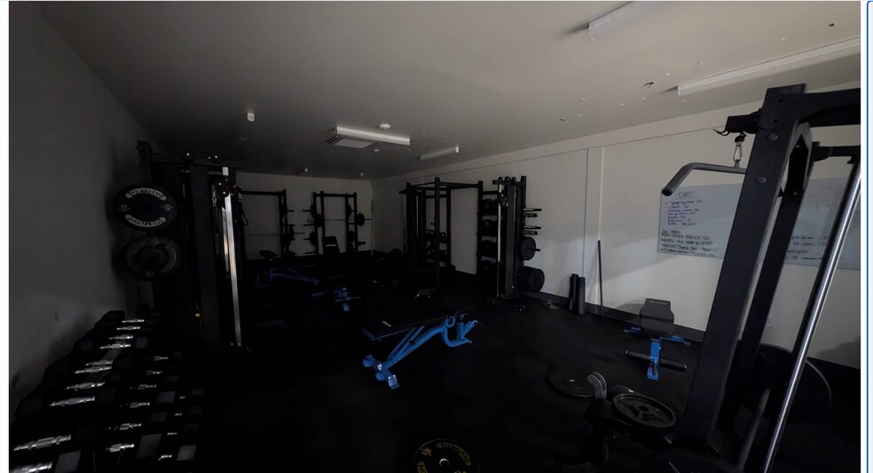 Building Photo - 1640 S State St