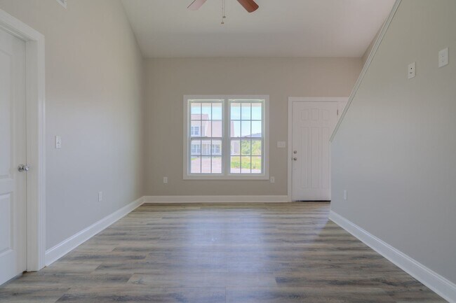 Building Photo - 500 Twisted Oak Dr NW