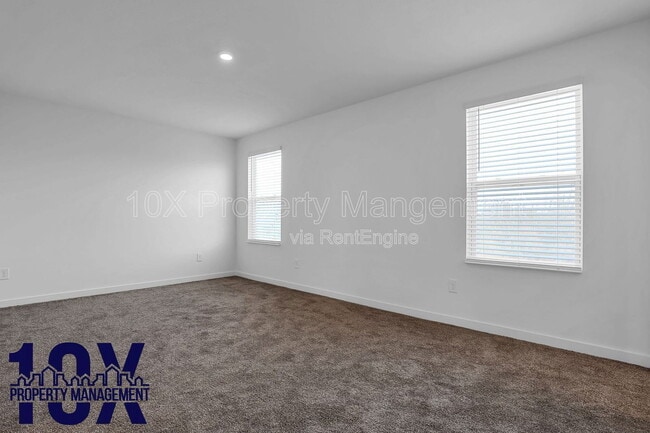 Building Photo - 3246 Mackinac Dr