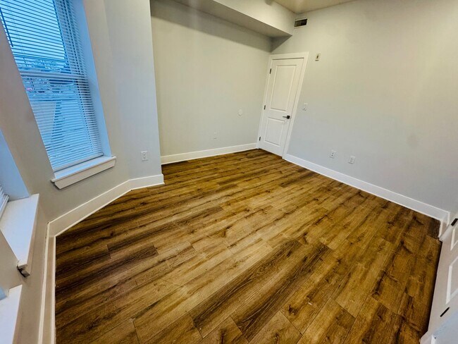 Building Photo - 4242 W Girard Ave