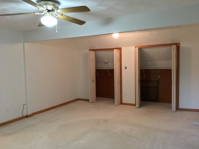 2nd floor - bedroom 1 - 2032 Paintertown Rd