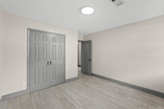 Building Photo - 5522 Braesvalley Dr