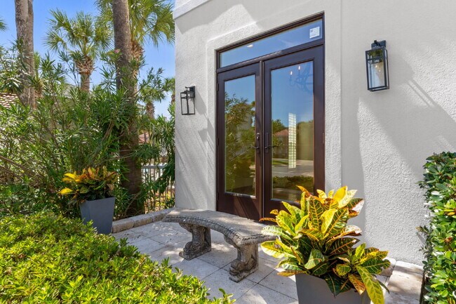 Building Photo - 3 bedroom/ 2.5 bathroom in Destin, FL!