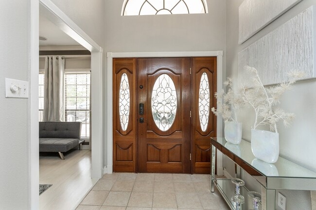 Building Photo - 9108 Quail Ridge Dr