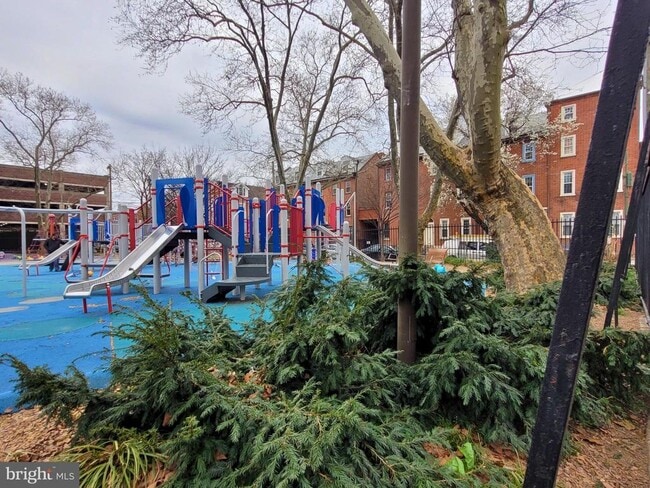 Building Photo - 1106 Lombard St