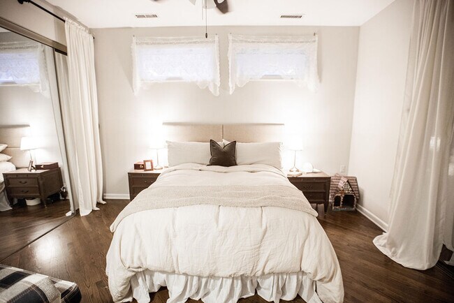 Building Photo - 816 N Dearborn St