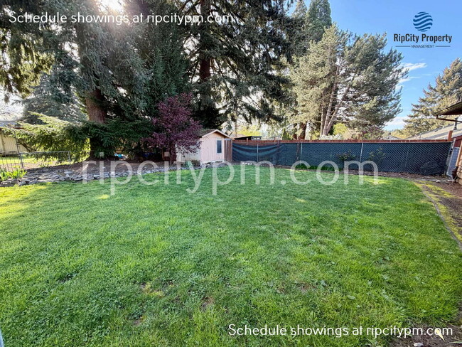 Building Photo - 11430 SW 121st Ave