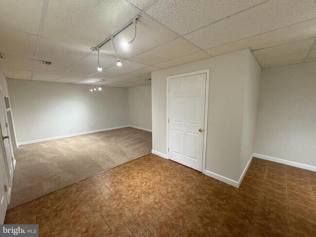 Building Photo - 4005 Blakney Ln SE