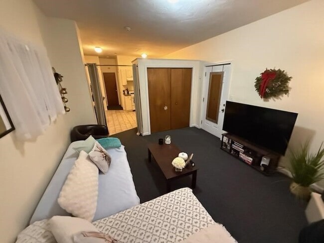 Building Photo - 126-128 Vernal St