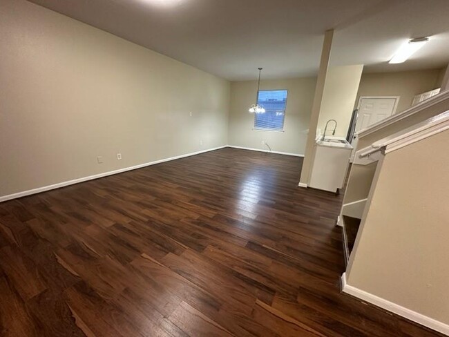 Building Photo - 6435 Waldron Dr