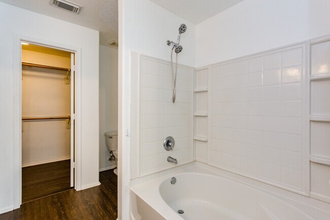 Building Photo - 2834 Trinity Glen Ln