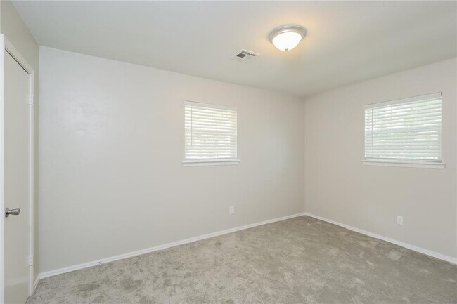 Building Photo - 1153 Elmhurst St